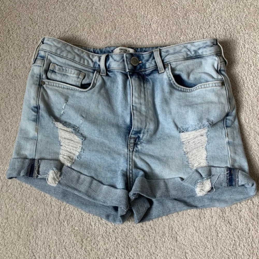 Distressed high-wasted jean shorts